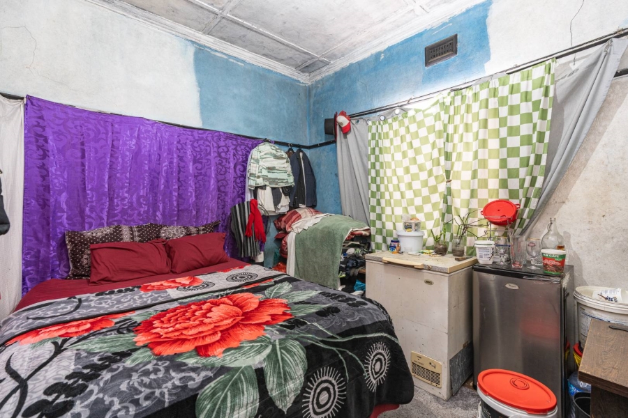 8 Bedroom Property for Sale in Maitland Western Cape